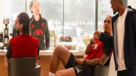 巴西网红揭露与法国球星帕耶亲密关系，太阳报独家披露